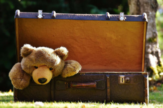 Koffer mit Teddybär